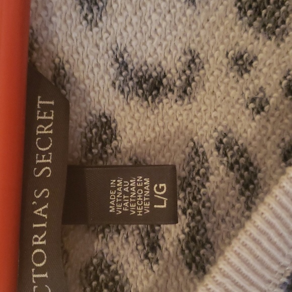 vs leopard sweat shirt - Picture 2 of 7
